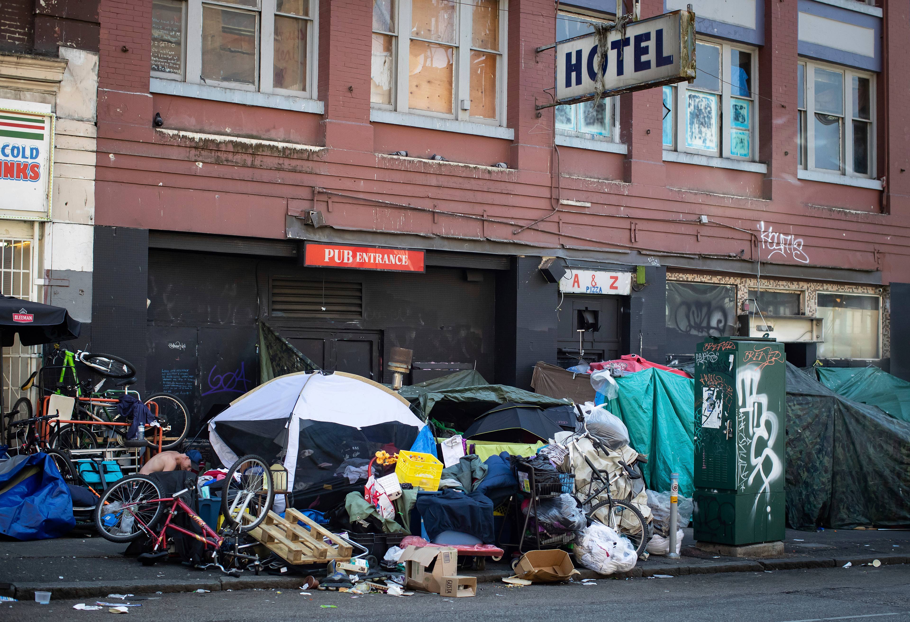 telt satt opp i East hastings street