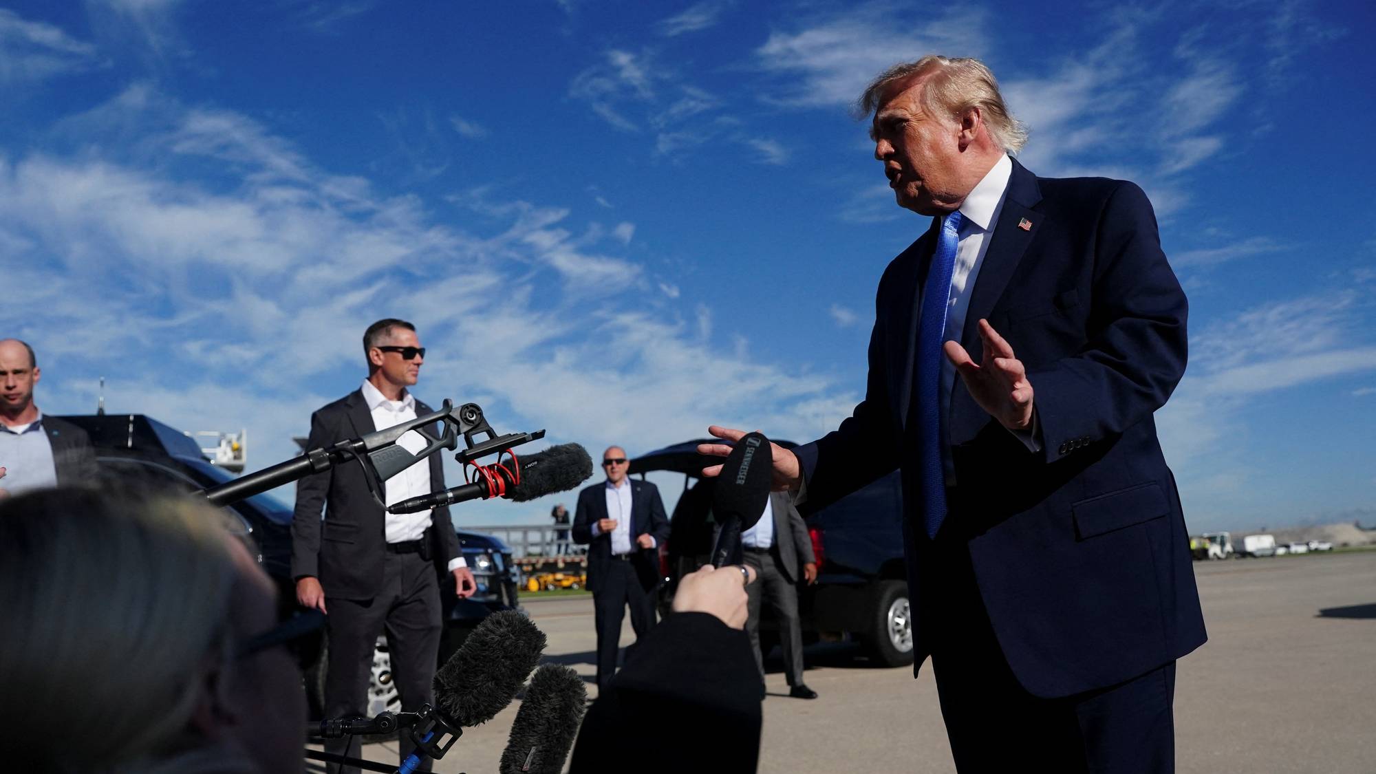 
US President Donald Trump travels to Medinah, Illinois