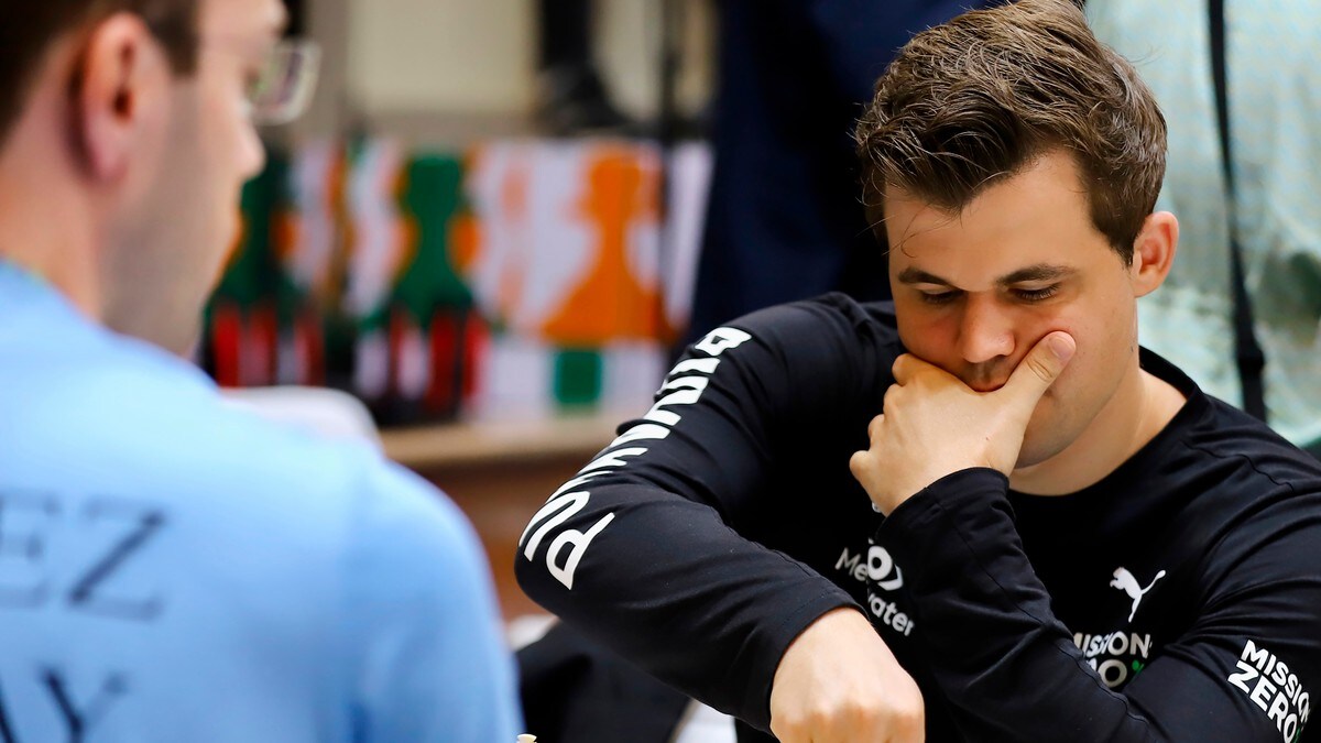 Remis for Carlsen da Norge tapte i sjakkolympiaden