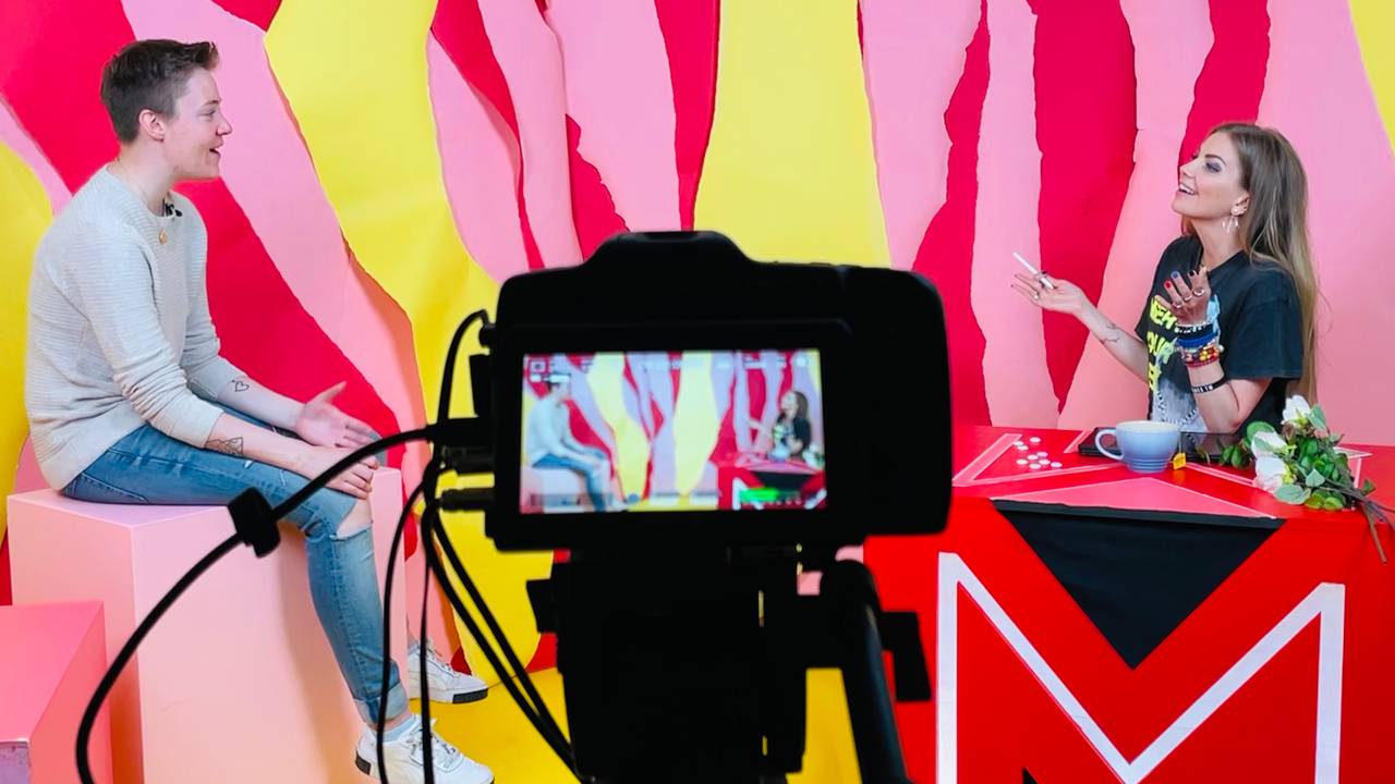 Backstagebilder fra innspilling av Min M - mensenserie i regi av Sanitetskvinnene.