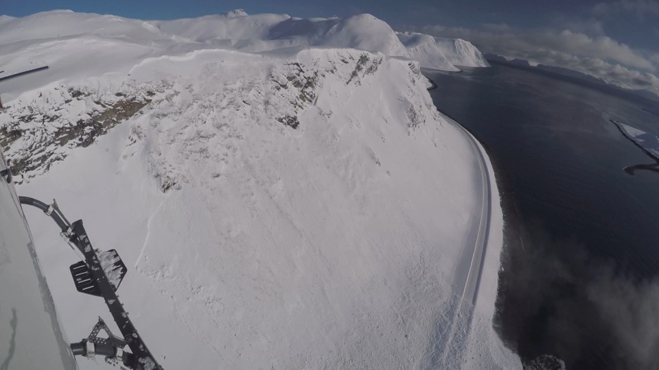 Svært stor snøskredfare i nord – ber folk unngå skredutsatte og bratte områder