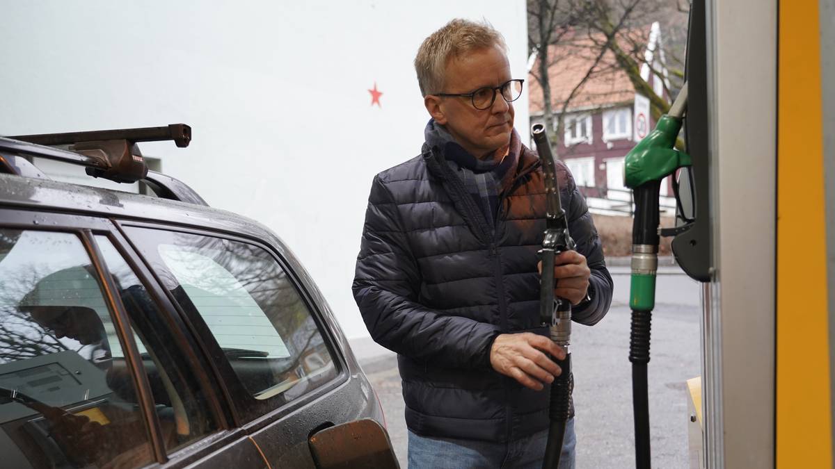 Vil haste fram priskutt på diesel og bensin – peker på Høyre