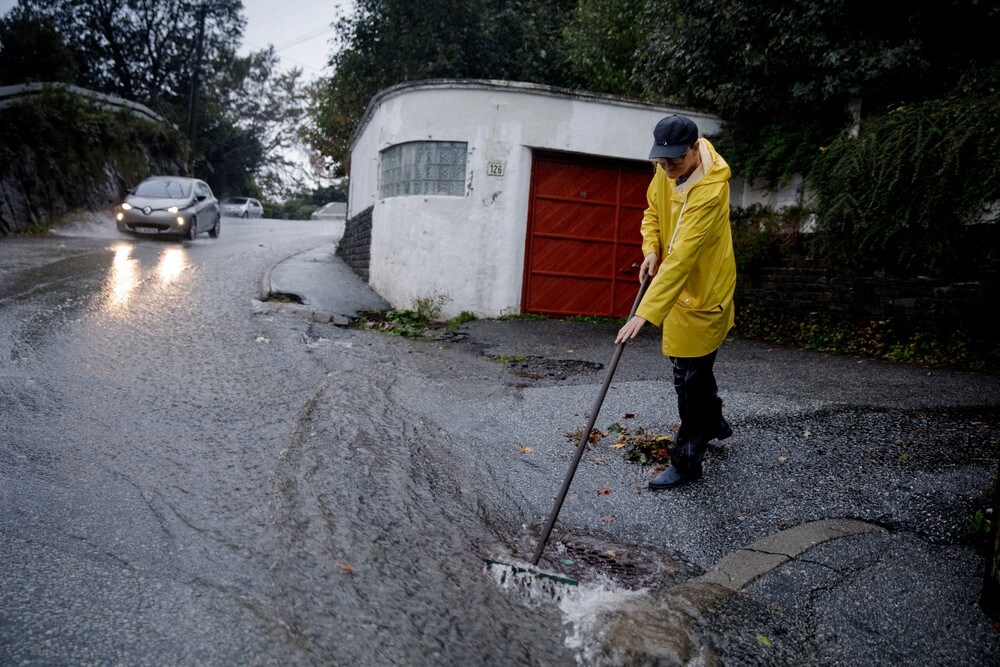 Halve regjeringen deler ansvaret for å takle våtere vær