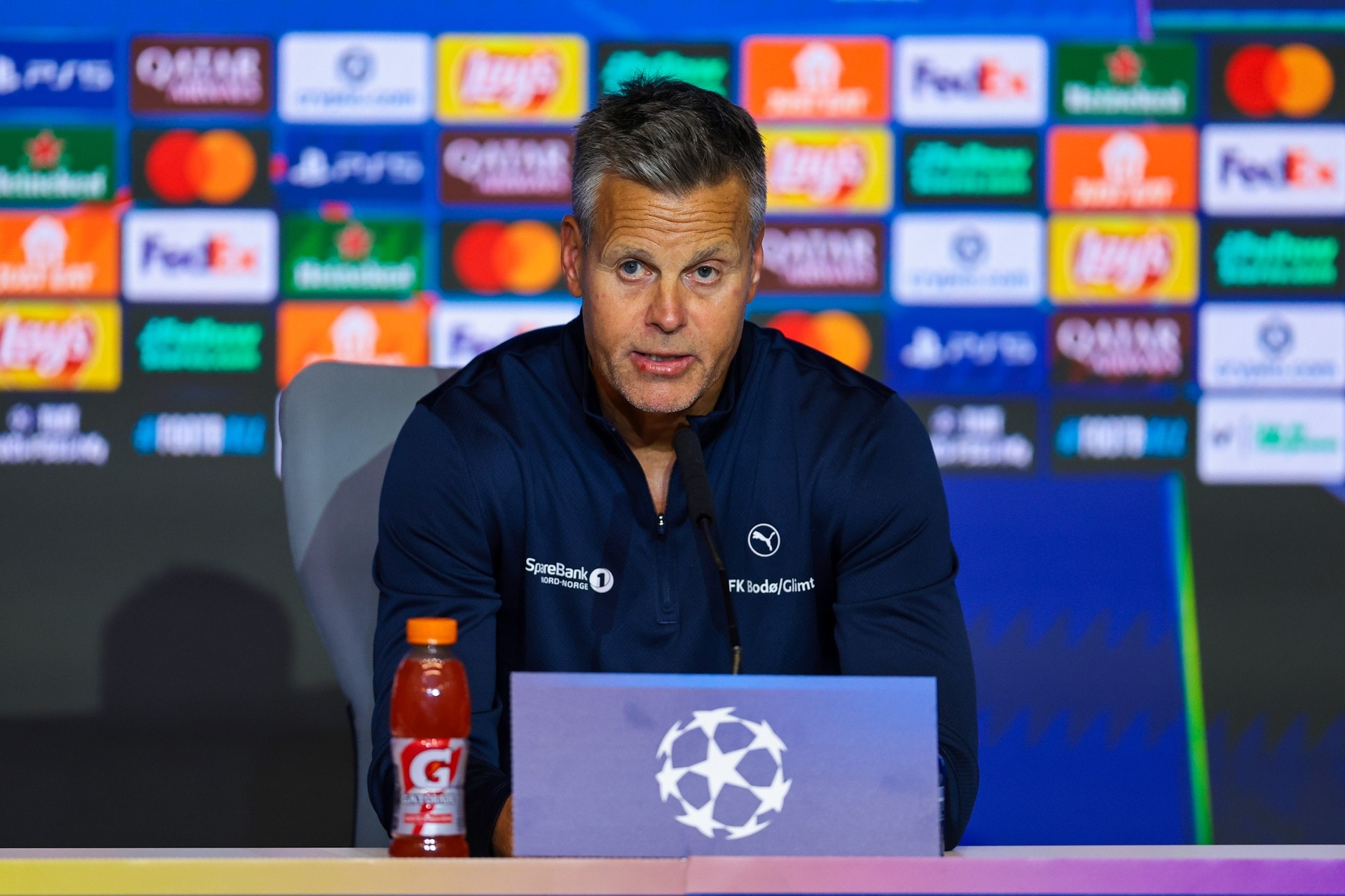 Se Knutsen møte pressen her