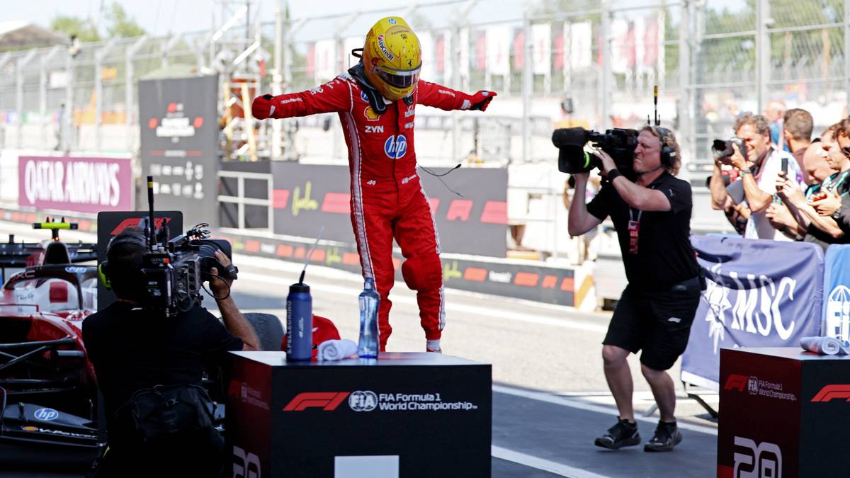 Hamilton (41) tilbake på topp – dramatisk avslutning for tenårig VM-leder