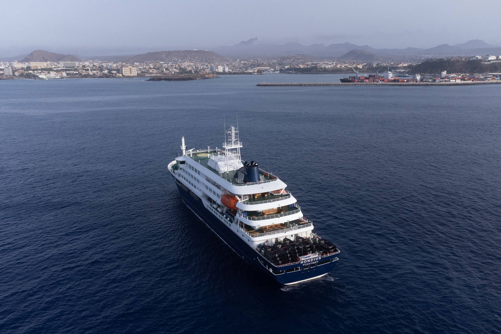 Tre døde av hantavirus på cruiseskip utenfor Kapp Verde – 150 i karantene — image 6