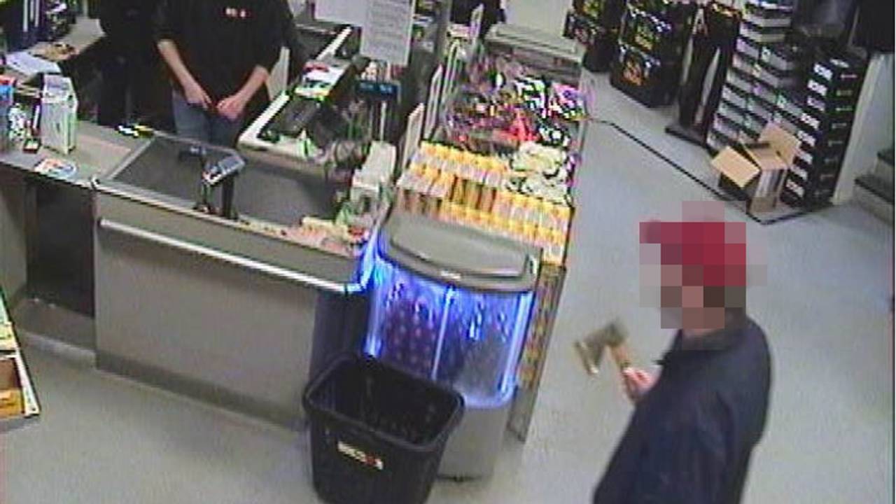 Tiltalt kjøoper øks før drapet på Landås