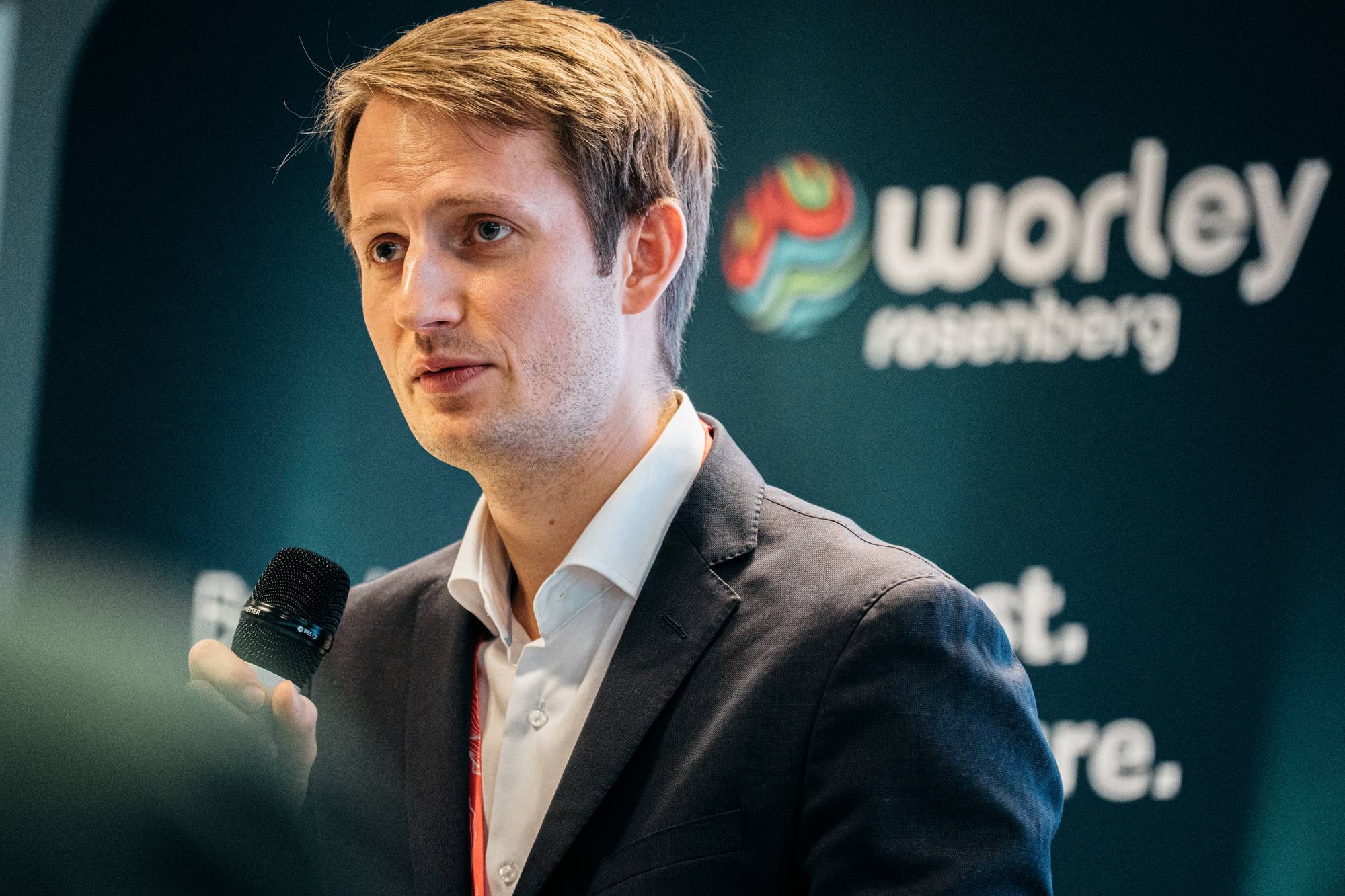 Aleksander Stokkebø snakker om kjernekraft på Worley Rosenberg