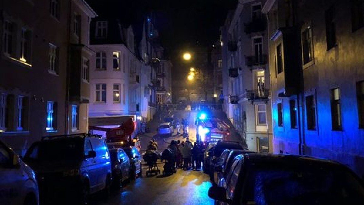 To hentet ut etter brann i boligblokk på Møhlenpris