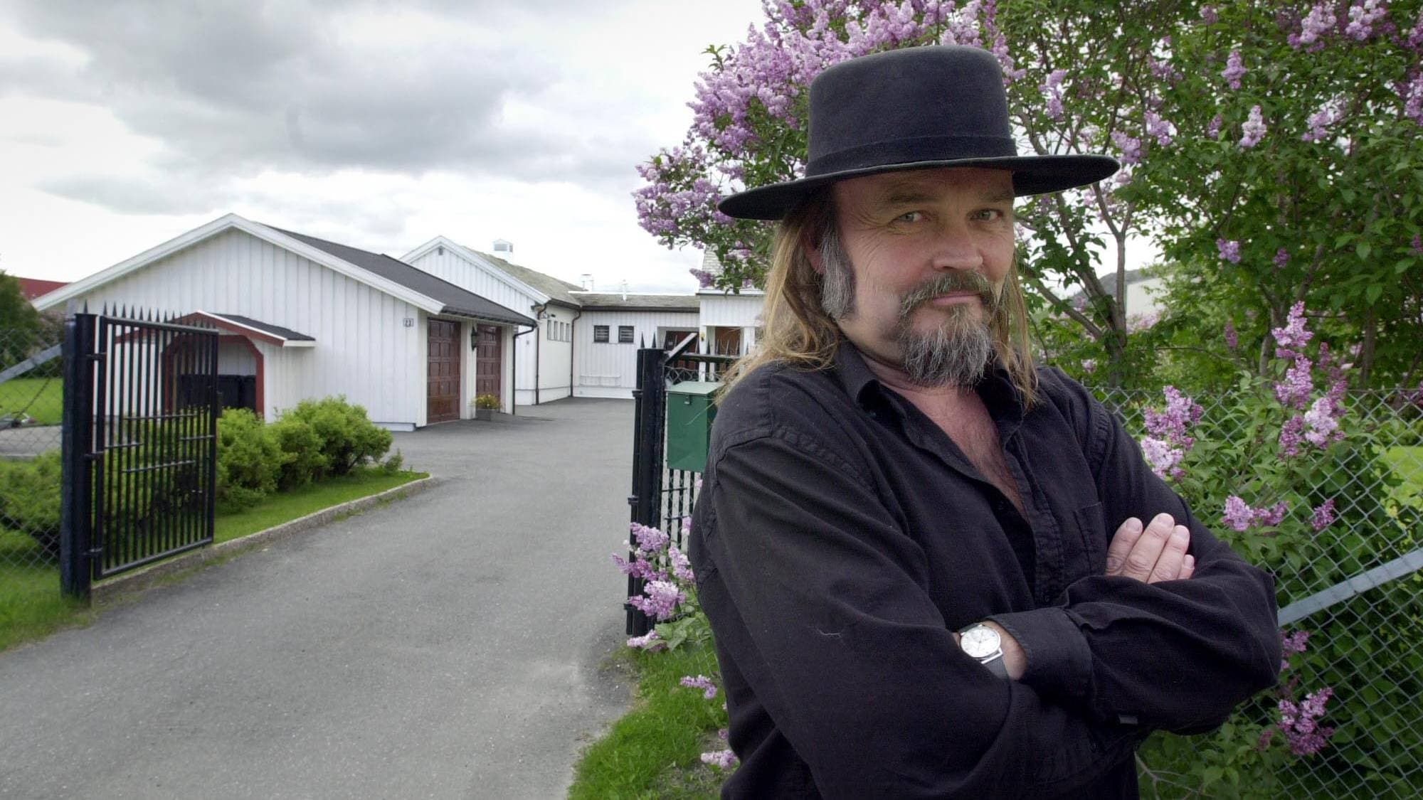 Terje Tysland slipper ut etter å ha sonet 18 dager i Mosjøen Hjelpefengsel for vold mot politimann.