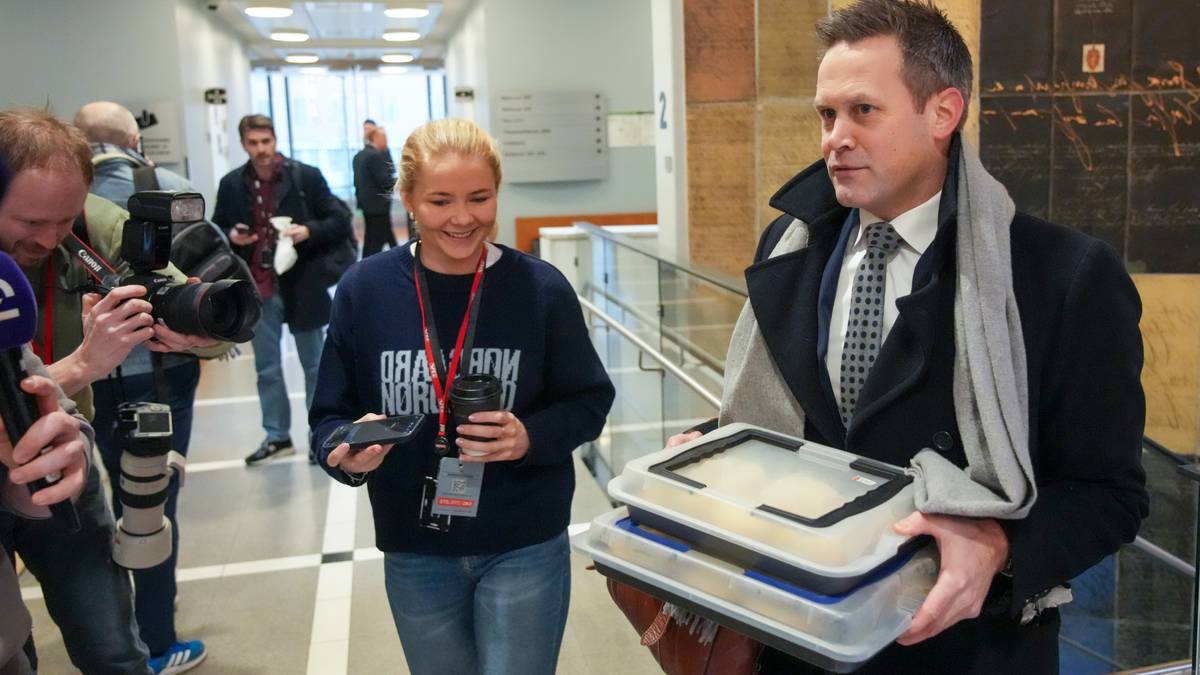 Aktor ankom retten med fredagsboller