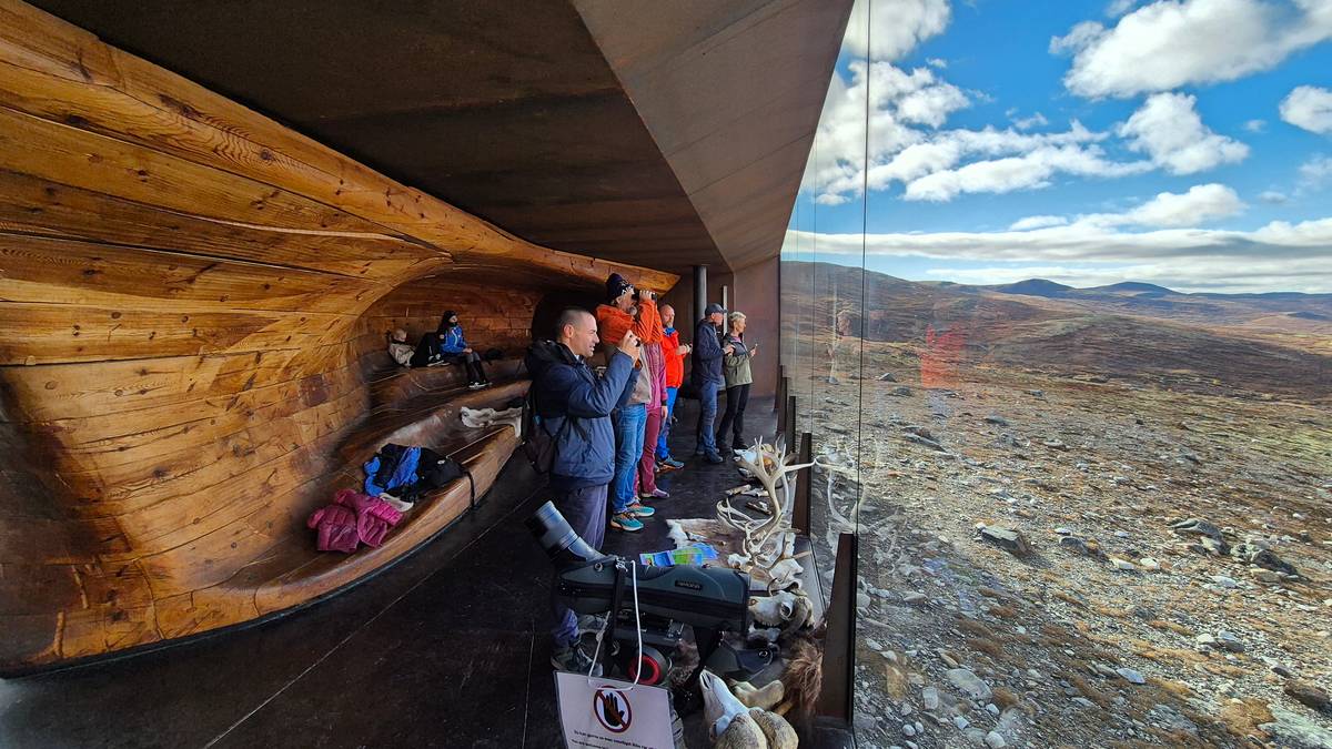Vurderer å flytte millionbygg på Dovrefjell