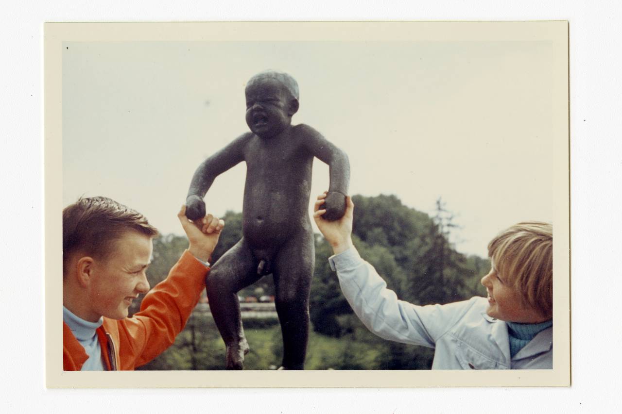 Rolf Arve og Anne Wold som barn