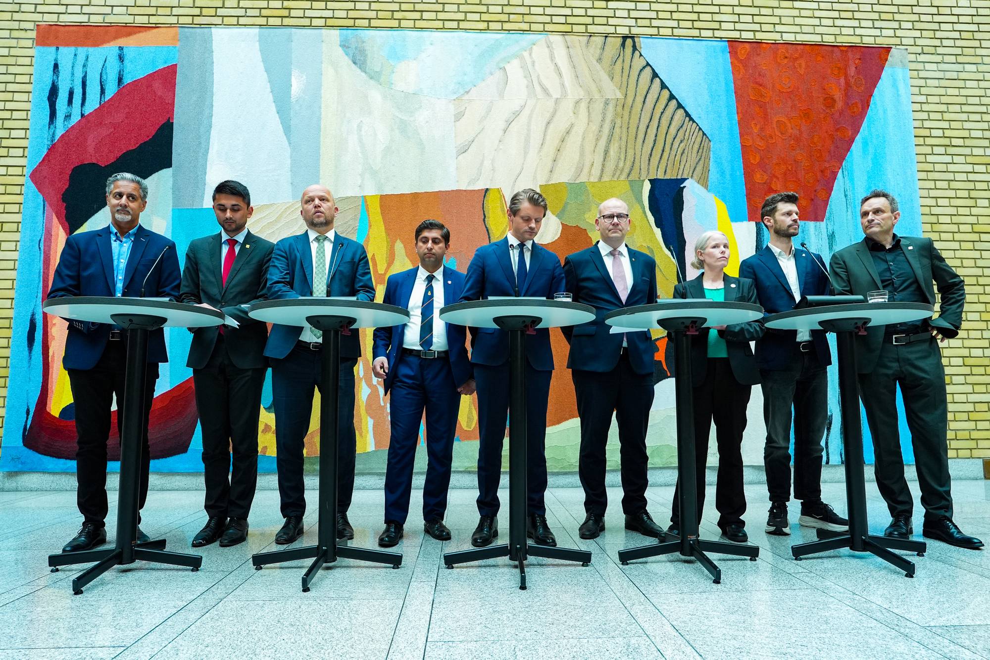 lle partiene på Stortinget kaller inn til felles pressekonferanse i vandrehallen.