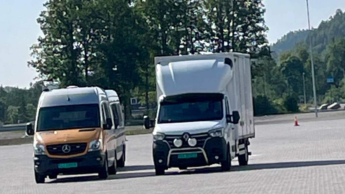 Massetransport av lik: Varebil stanset med overvekt