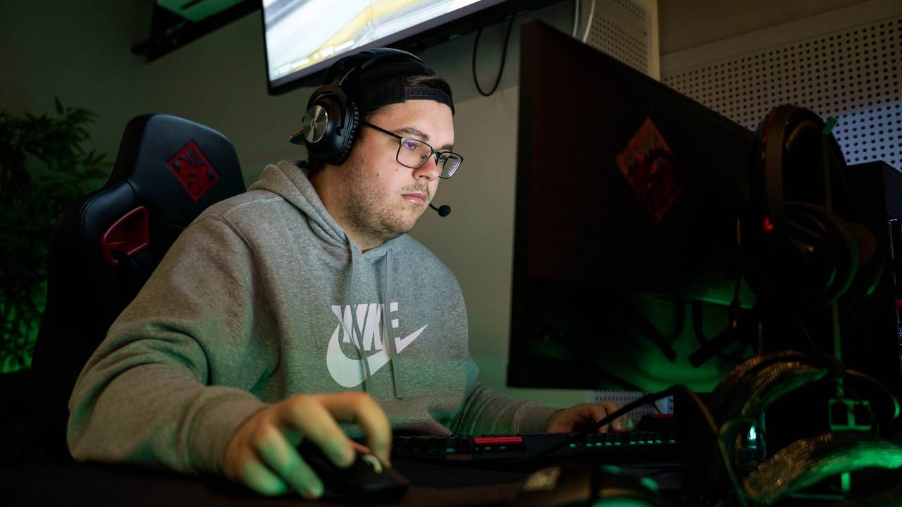 Haris «H4RR3» Hadzic blir sett på som en typisk gamer.