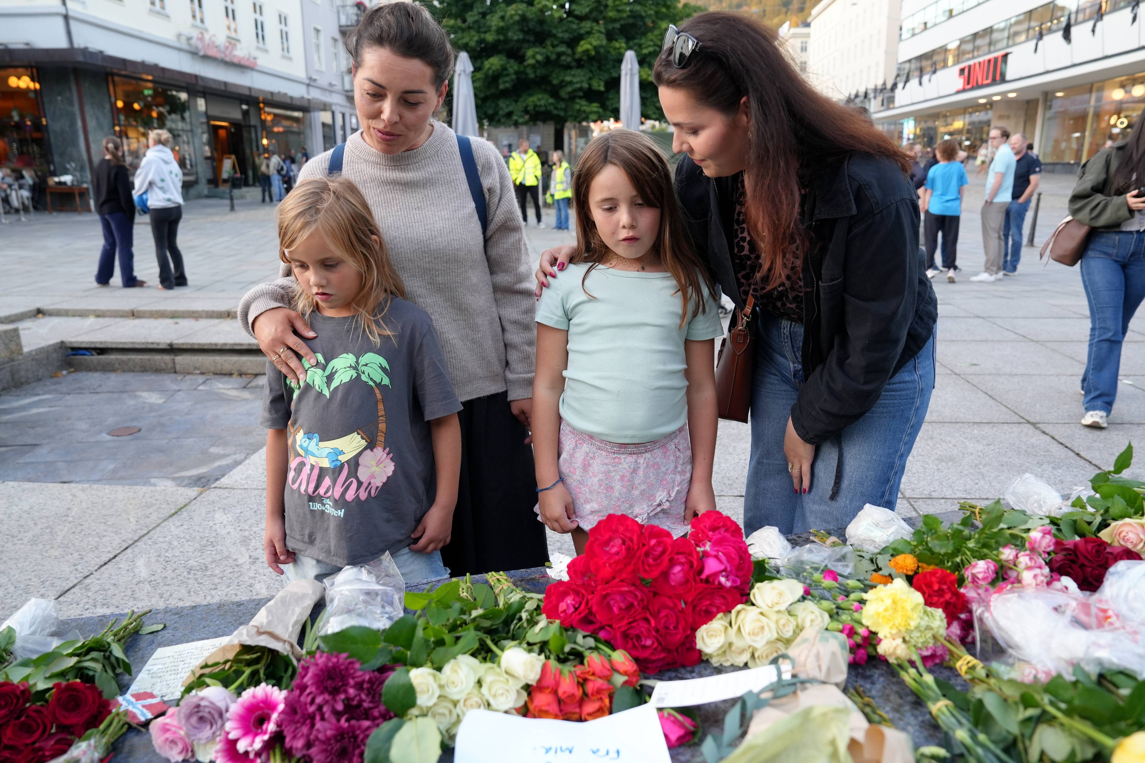 Agnesa NepolaTina NepolaMia Skjellestad NepolaHannah Skjellestad Nepola