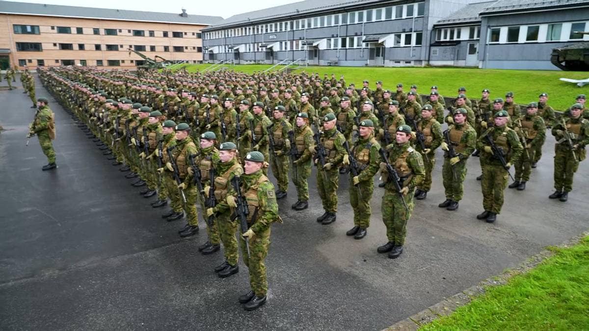 Fire av ti ansatte i nord bor i sør – krever at militærutdanninger flyttes nordover
