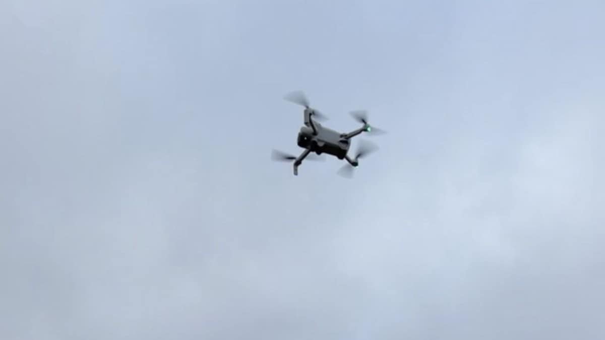 Rykker ut til droneflyvning i Br&oslash;nn&oslash;y