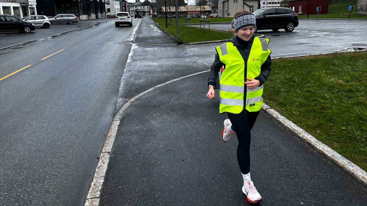 L&oslash;per halvmaraton hver dag til hun f&aring;r bedre l&oslash;nn