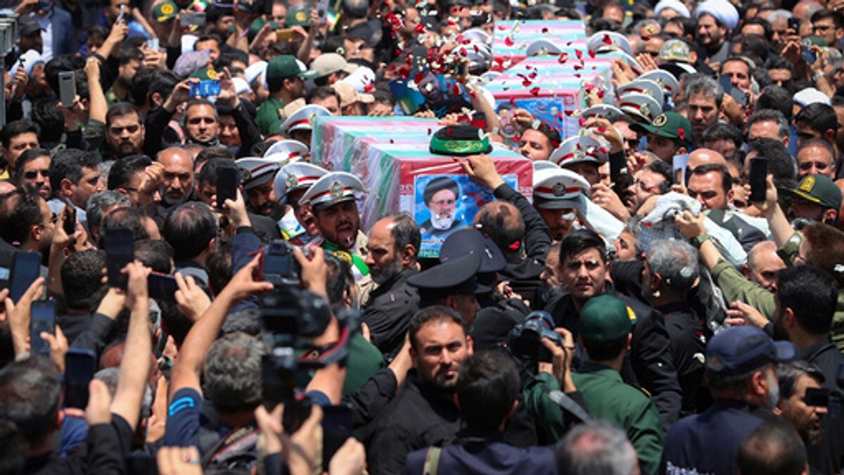 Irans president begraves i den hellige byen Mashhad