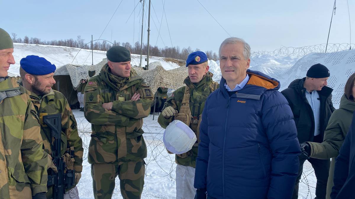 Prime Minister Jonas Gahr Støre visits Cold Response in Bardufoss – NRK Troms and Finnmark