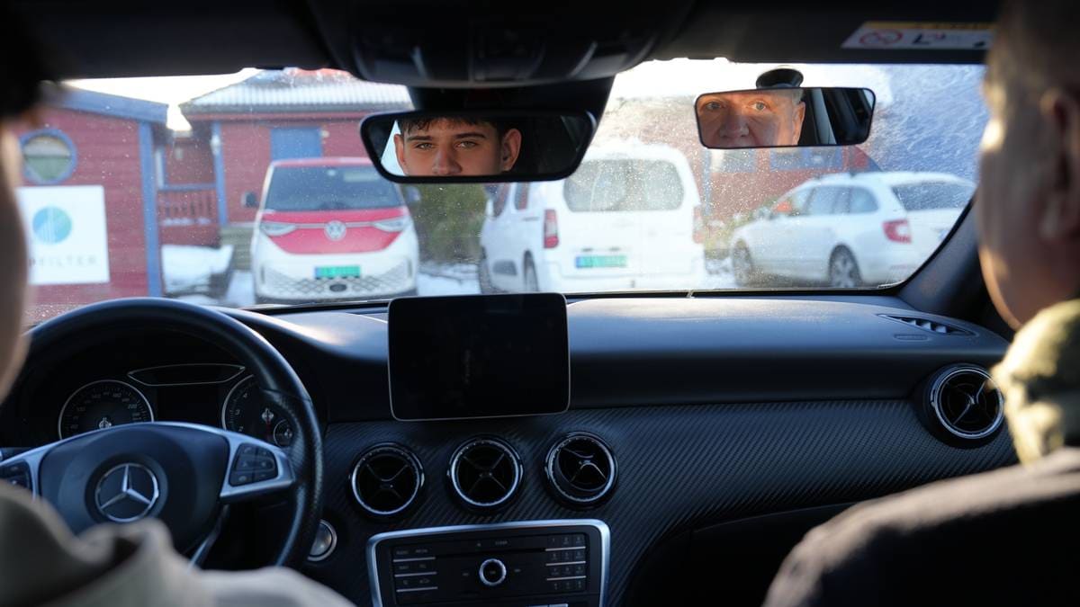 – Gutter bør være 20 år før de får «lappen»