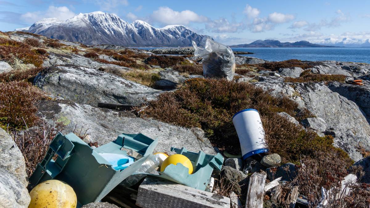 Har rydda stranda i sju år – no er det meir søppel enn då dei starta