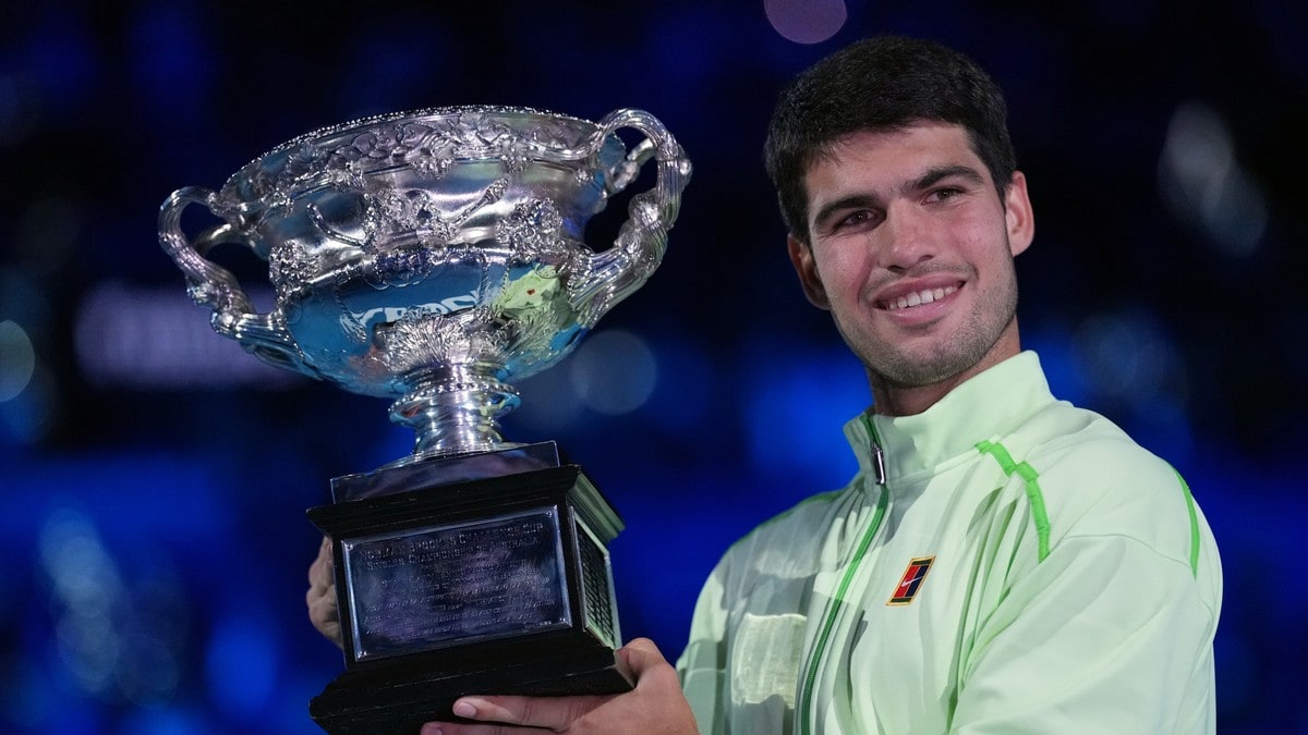 Carlos Alcaraz tok tittelen han manglet – nedkjempet Novak Djokovic i Australian Open