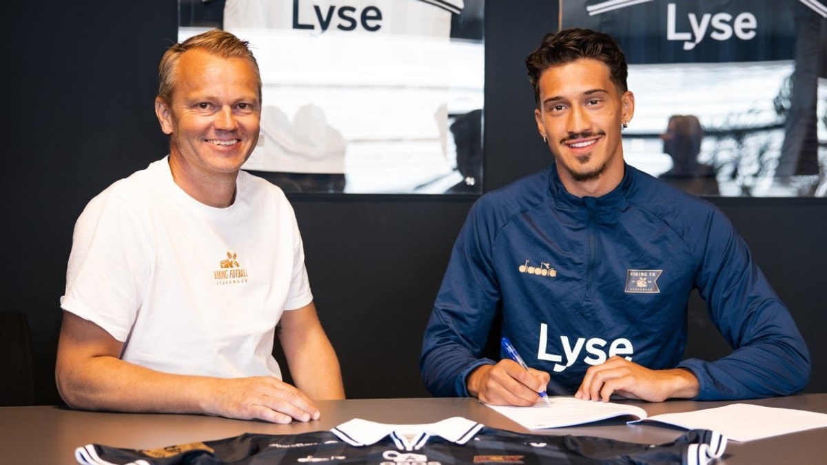 Serieleder Viking henter spiller fra Island