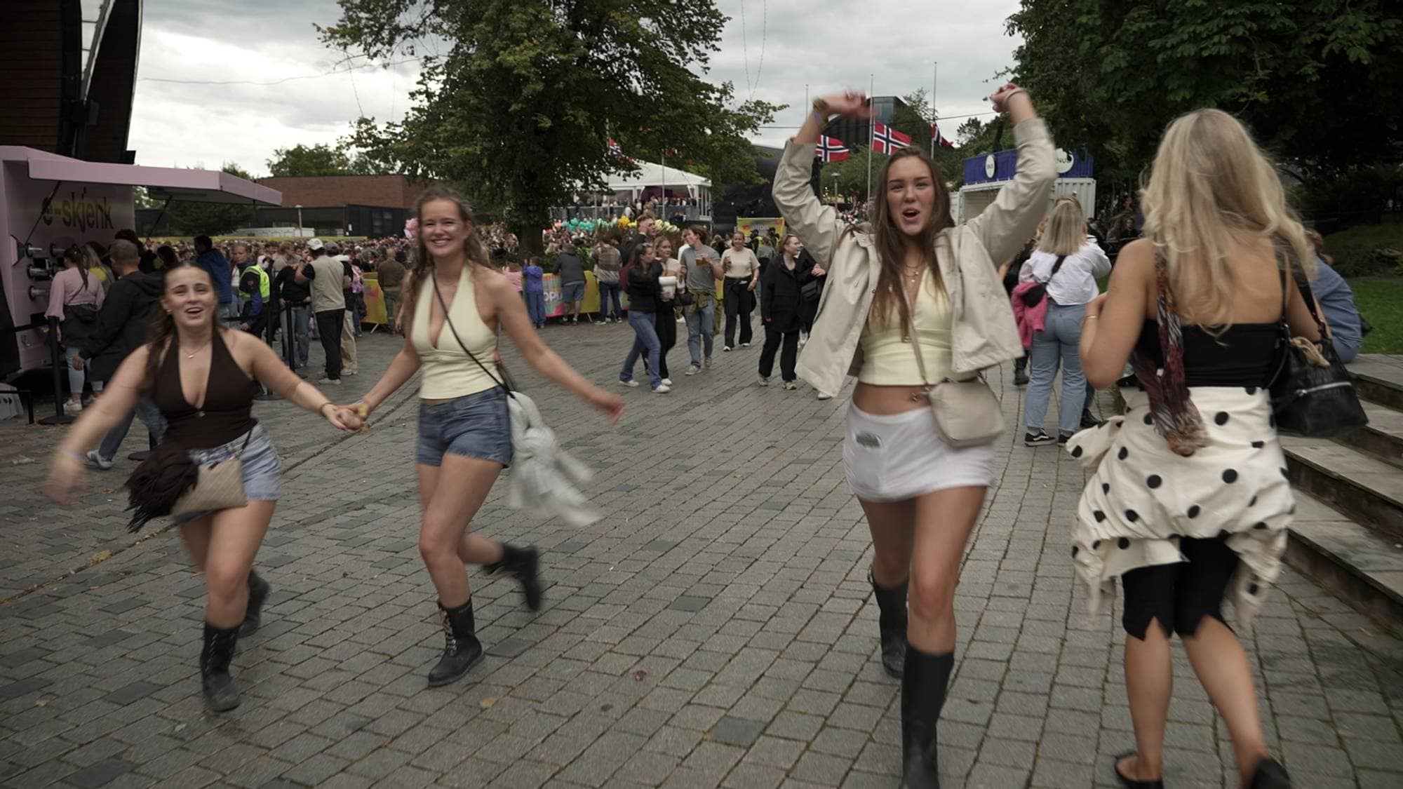 Tre kvinner på festival