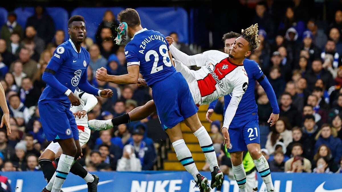 Chelsea-kapteinen ut på båre – sparket stygt i ansiktet