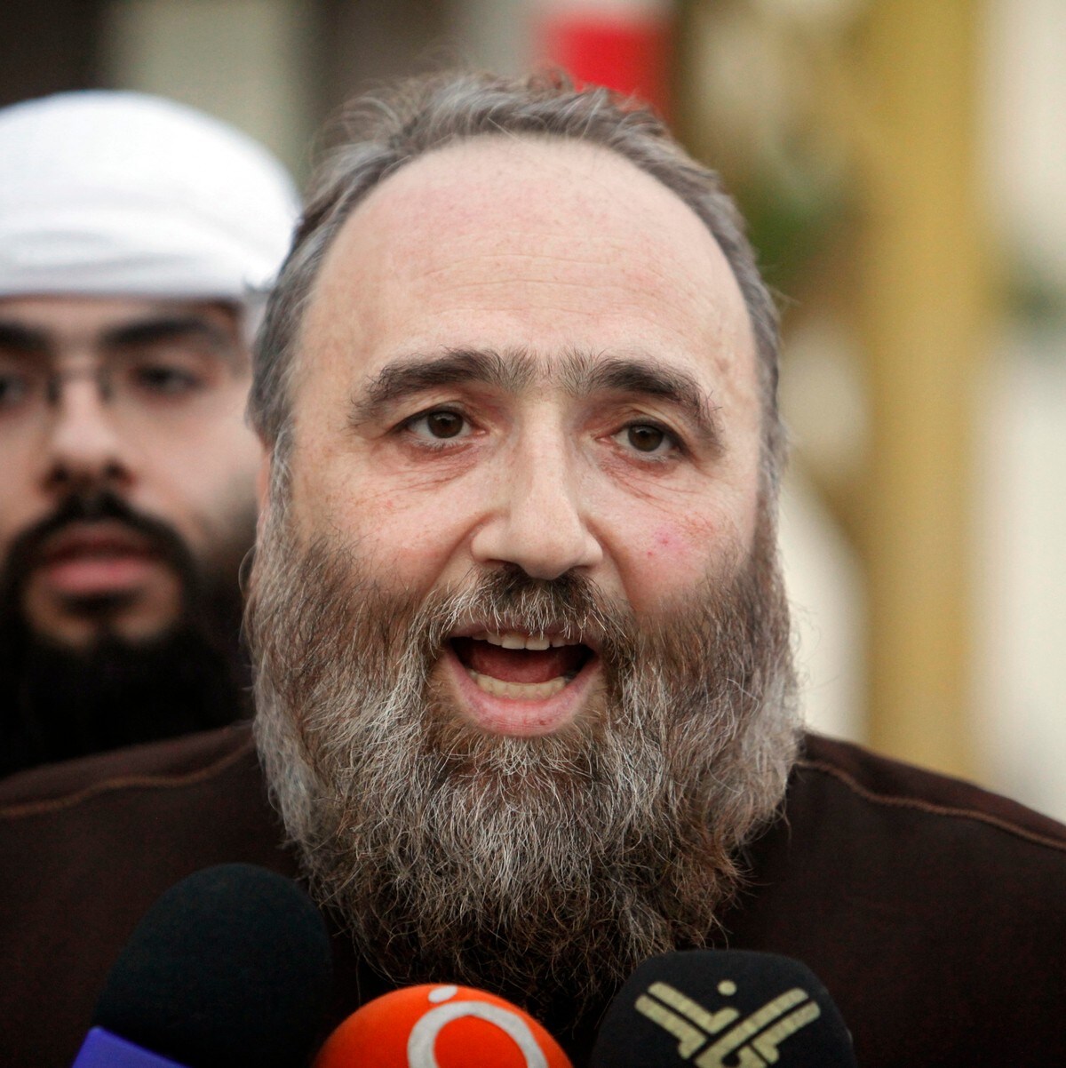 Taliban truer med hevnangrep – NRK Urix – Utenriksnyheter og Osama bin Ladens mentor kan bli Afghanistans nye president