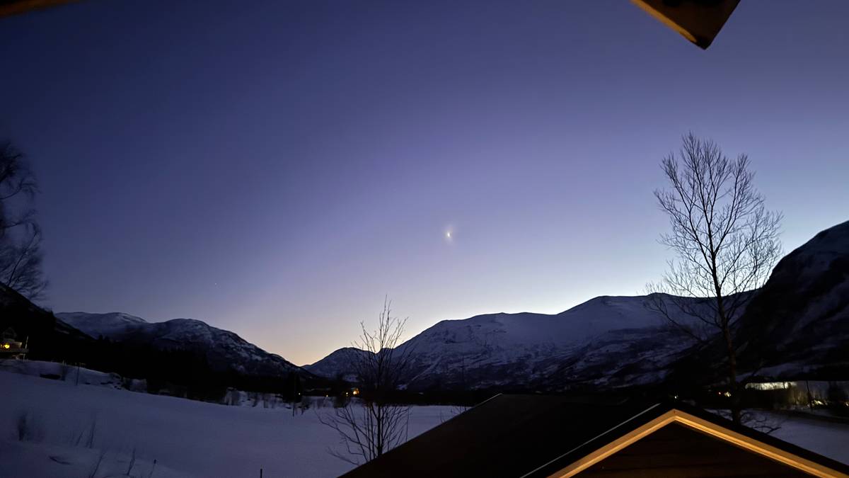 Mystisk lysfenomen på himmelen flere steder