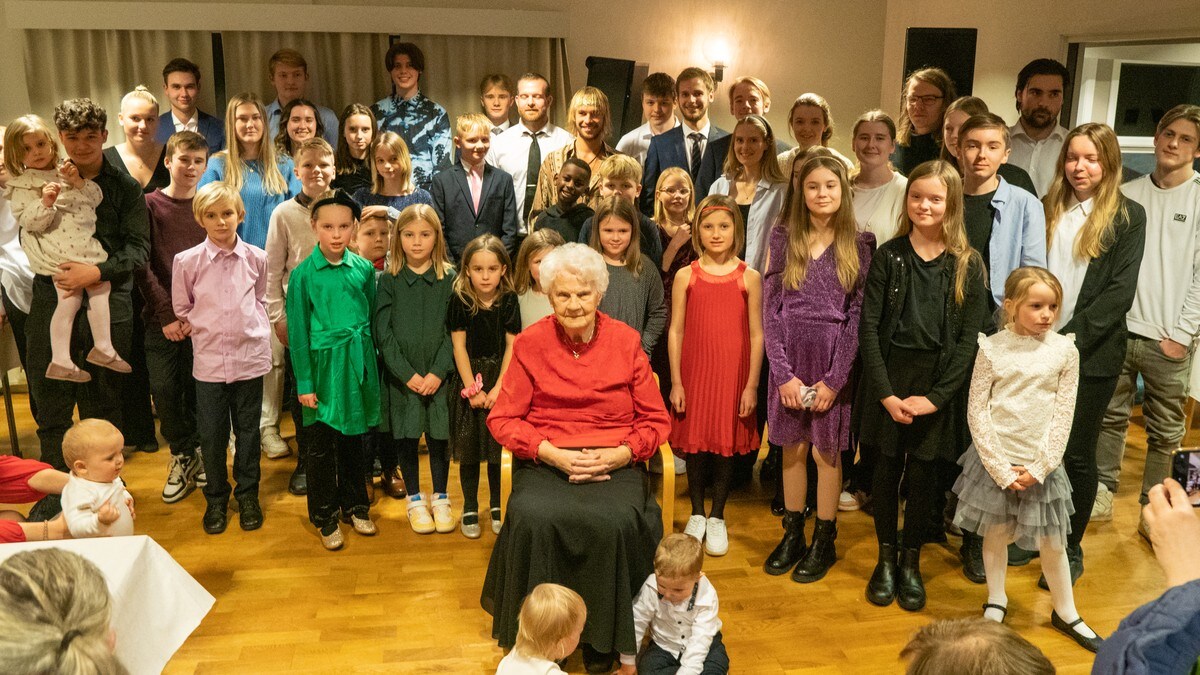 Familien til Solveig (100) er så stor at ingen klarar å halda oversikt