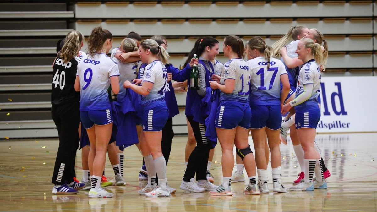 Styret i Junkeren vil betale for &aring; bli kvitt h&aring;ndballaget