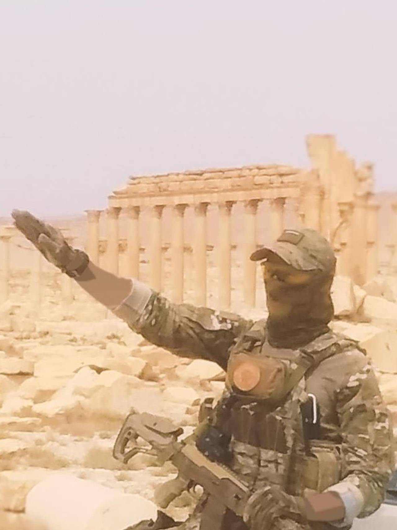 Sieg heil foran Palmyra