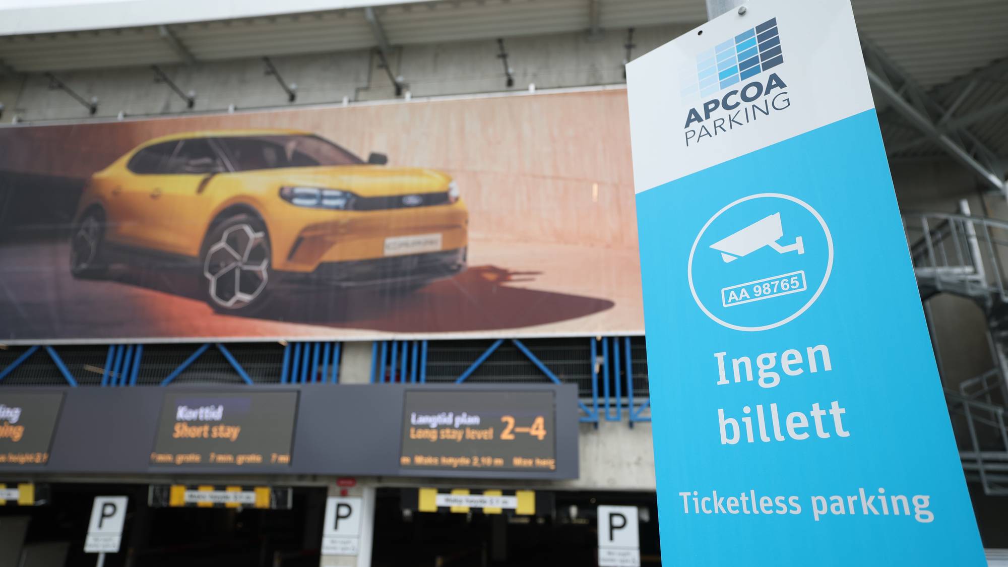 Parkeringshuset på Trondheim lufthavn Værnes