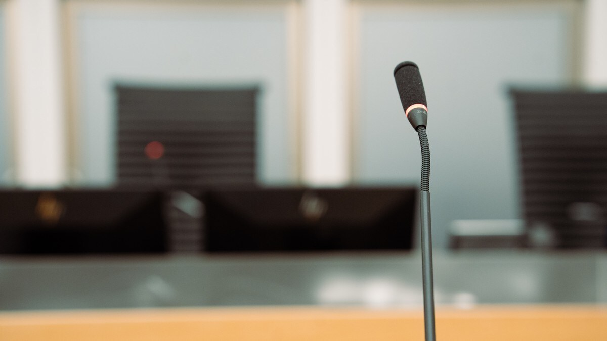 Mann tiltalt for vold mot familien