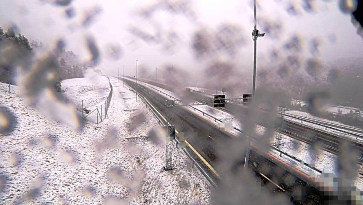 Snø på veier vest i Agder