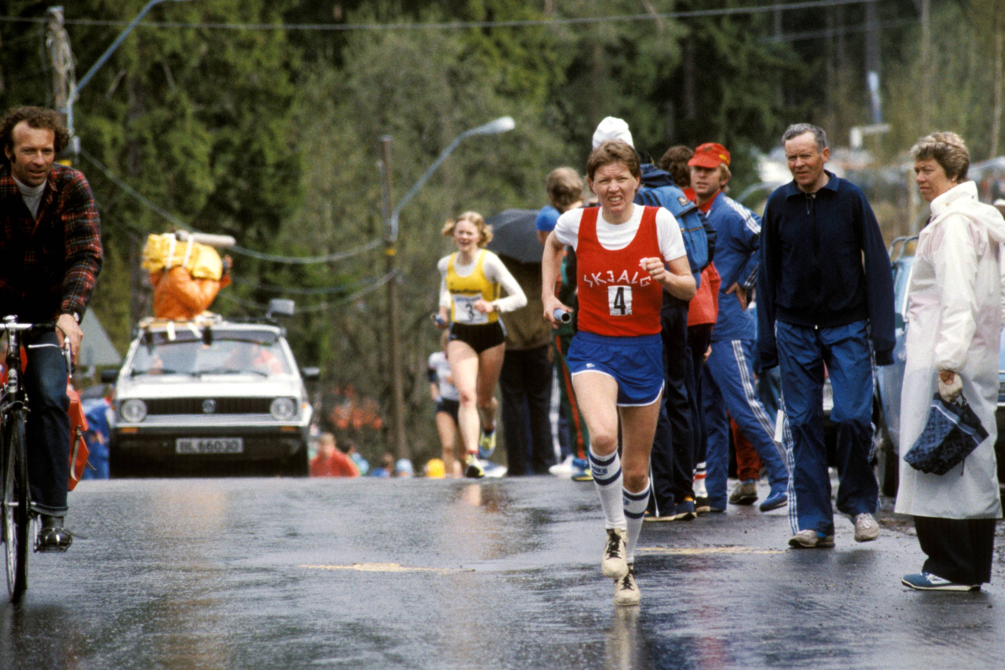 Ingrid Kristiansen under holmenkollstafetten i 1982