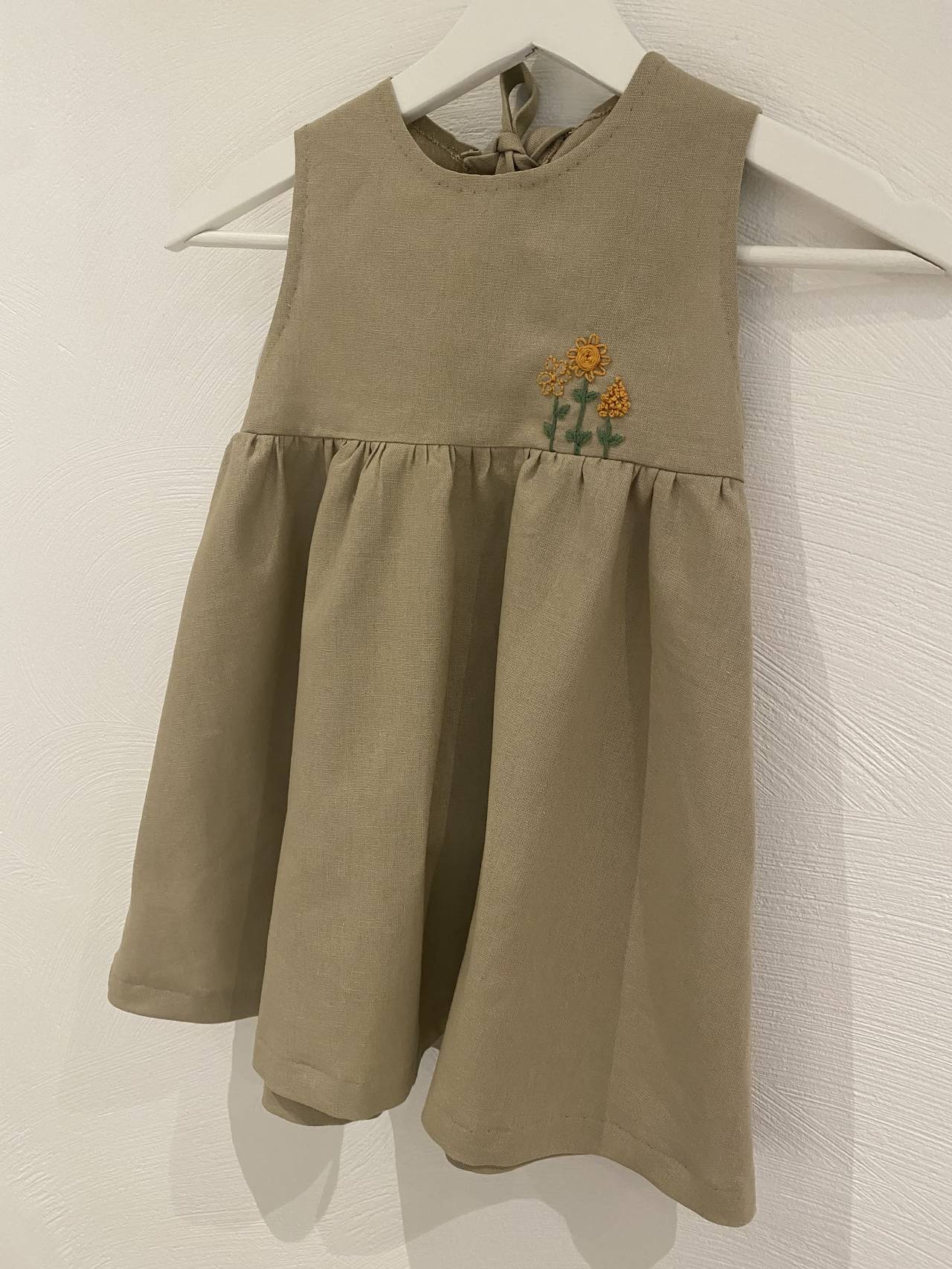 Karoline har sydd denne flotte barnekjolen.