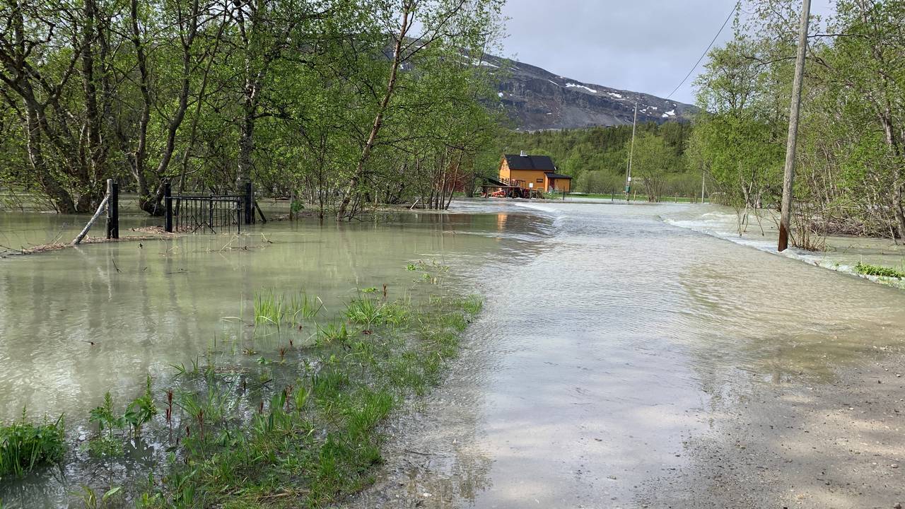 Oversvømt vei i Lakselv