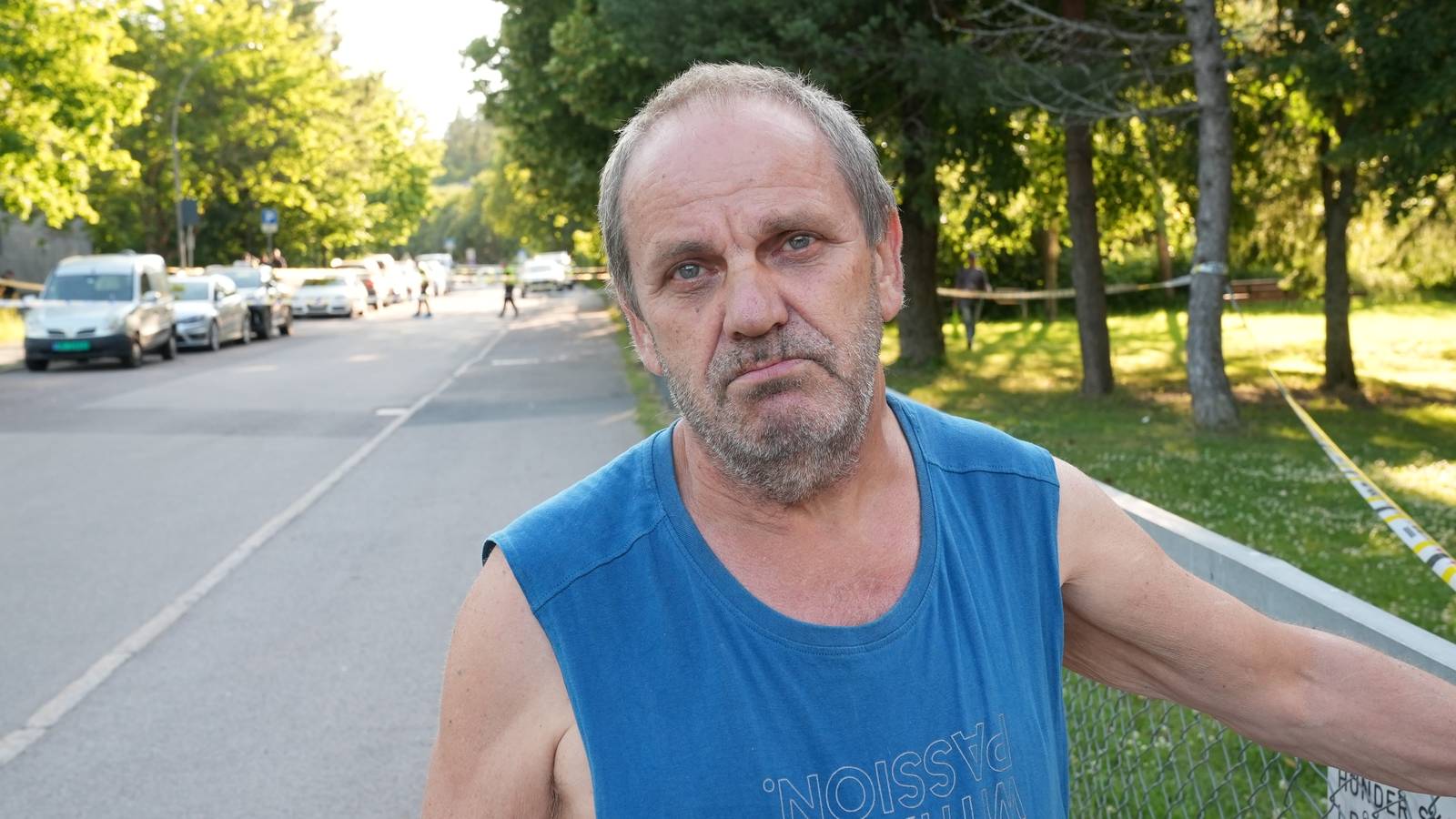 Photo: Bård Nafstad / NRK a man standing on a street