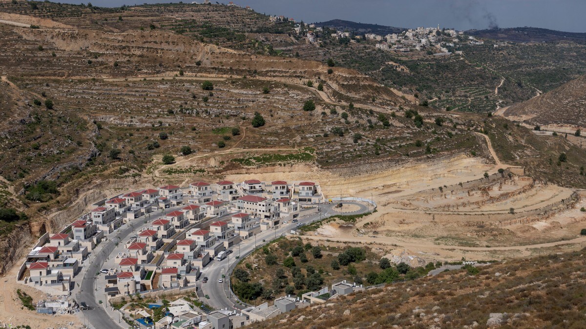 Israel godkjenner hundrevis av nye boliger i bosettinger på Vestbredden