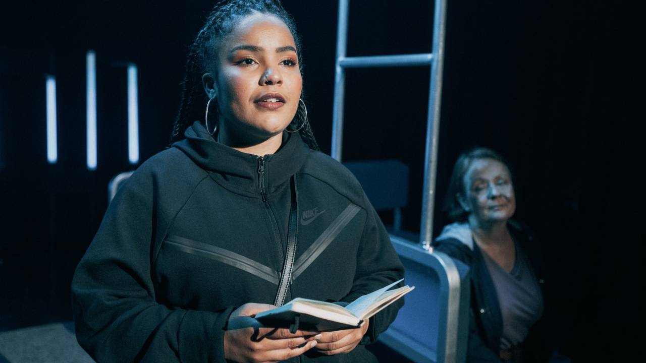 Fra Det Norske Teatret-forestillingen «Linje 5» på Rommen Scene.