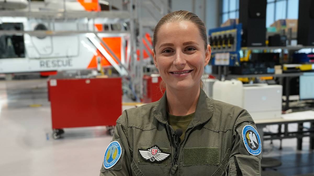 Historisk kvinneandel ved flygeskolen: – Ikke ute etter supermennesker