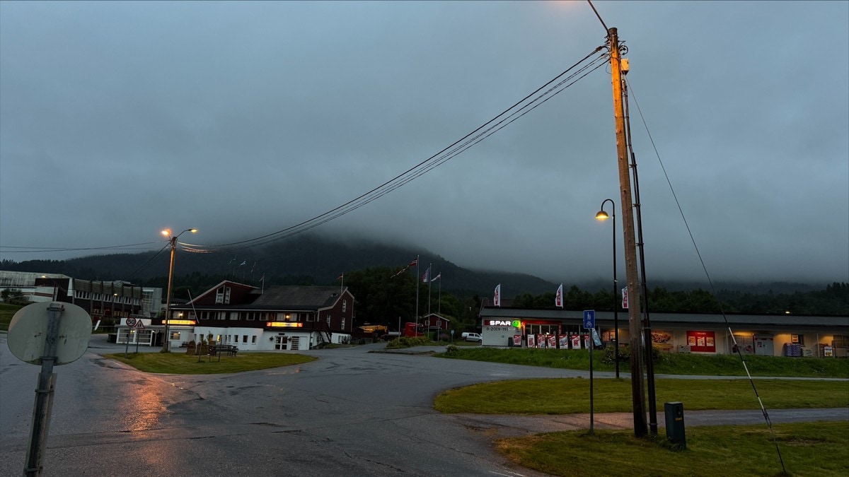 Klatrelag på fire står fast på grunn av tåke