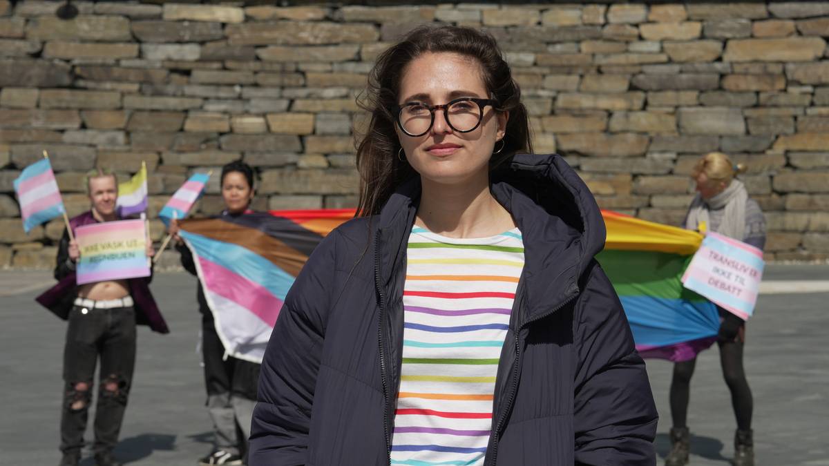 Regnbue-demonstrasjon på KrFs landsmøte
