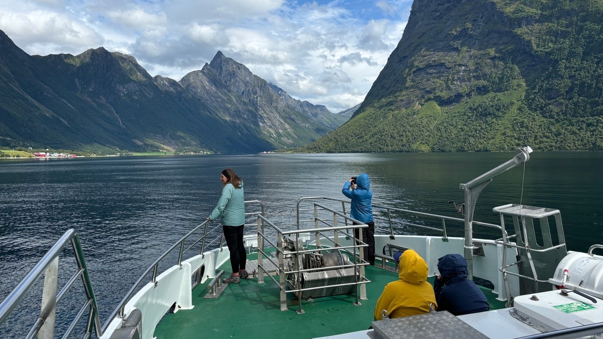 Økt med 400 % siden i fjor: – Hjørund­fjorden er vakrere enn Geiranger­fjorden